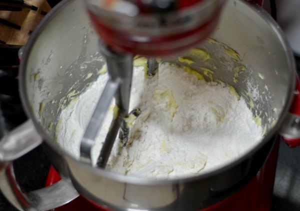 Add-Flour-to-butter-and-sugar |kannammacooks.com #bakery#cookies#teashop#biscuits#recipe