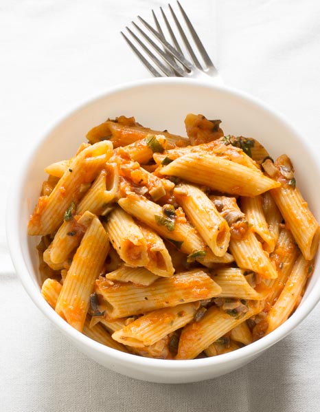 Healthy_Vegan_Rigatoni_Mushroom_Bolognese |kannammacooks.com #healthy #recipe #ragu #bolognese #mushroom #rich #soffrito #pasta #rigatoni #lite #dinner #mushroom-bolognese #easy-to-make