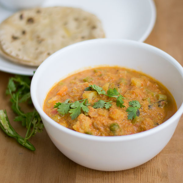 Mixed_vegetable_kurma_south_indian_style_for_chapati_poori |kannammacooks.com #chapati #kurma #korma #curry #side_dish #south_indian #gravy #Veg_kuruma
