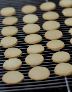 wire-rack-cooling-cutout-cookies |kannammacooks.com #bakery#cookies#teashop#biscuits#recipe