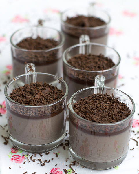 Eggless-Chocolate-mousse-pudding-with-china-grass-recipe-deco