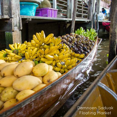 bananas-Damnoen-Saduak-Floating-Market