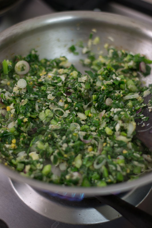 Spring Onion Leaves Poriyal Recipe Vengaya Thazhai Poriyal